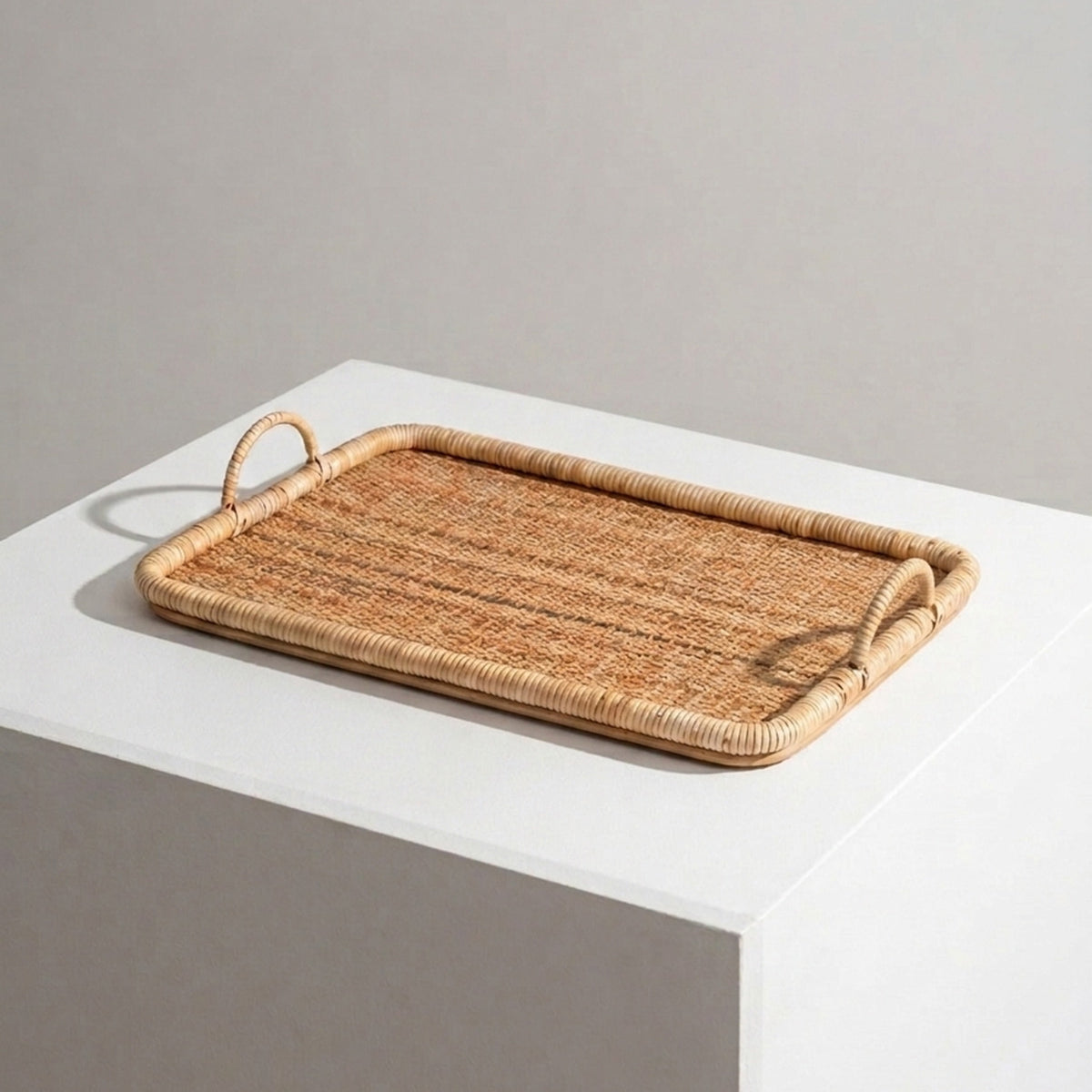 Alondra handwoven rattan tray with rounded handles – Anboise