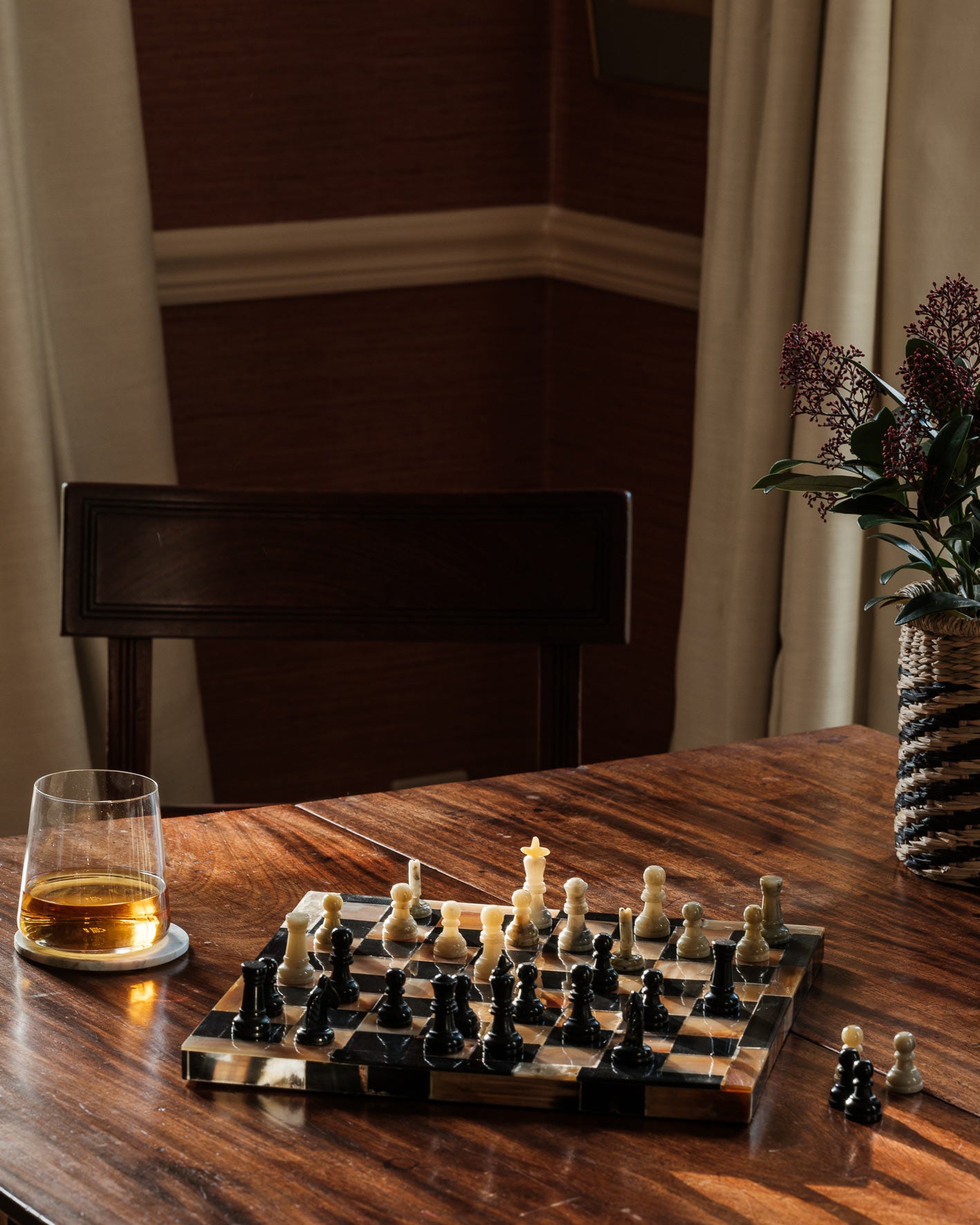 Hand crafted horn, luxury chess set | Anboise