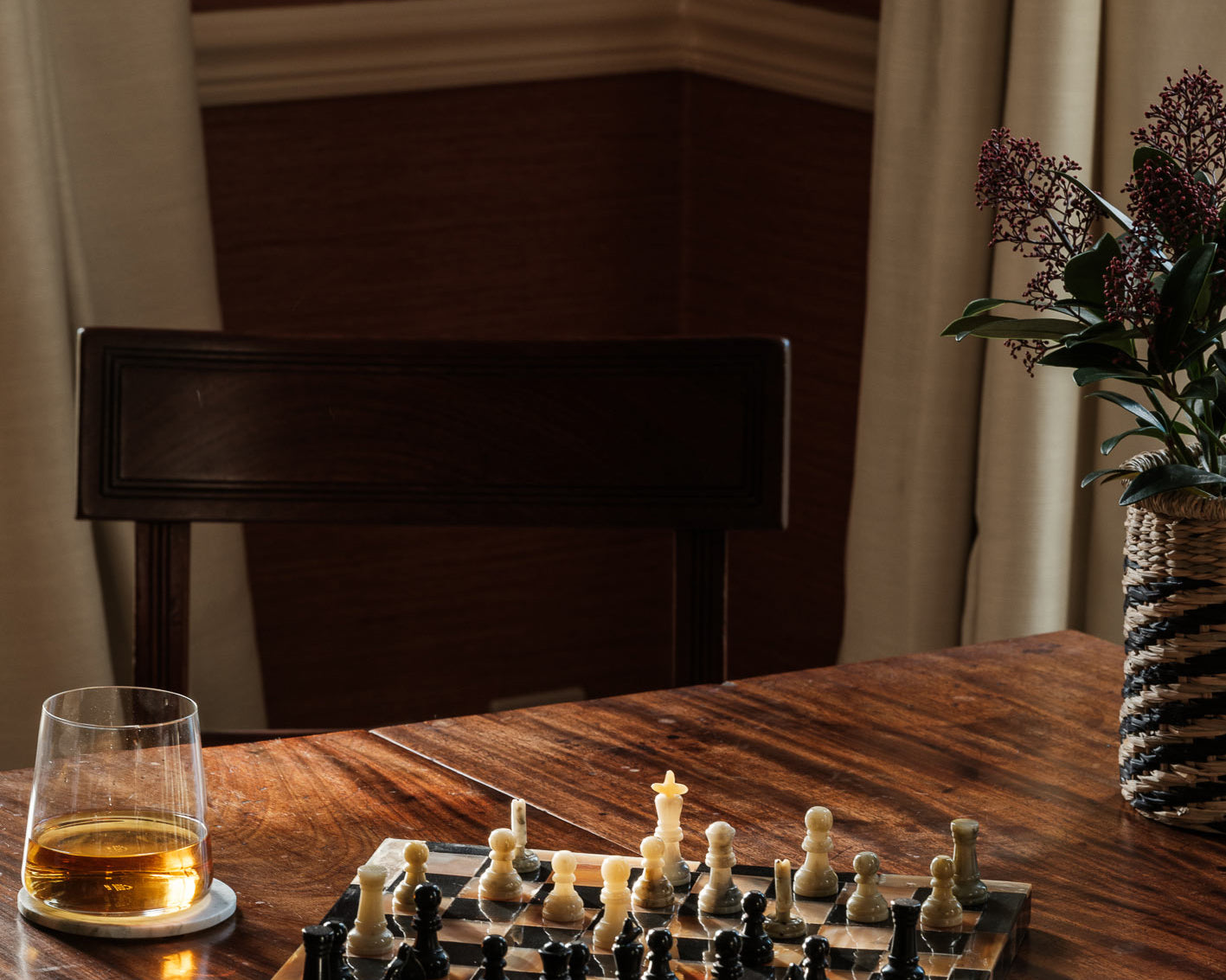 Hand crafted horn, luxury chess set | Anboise