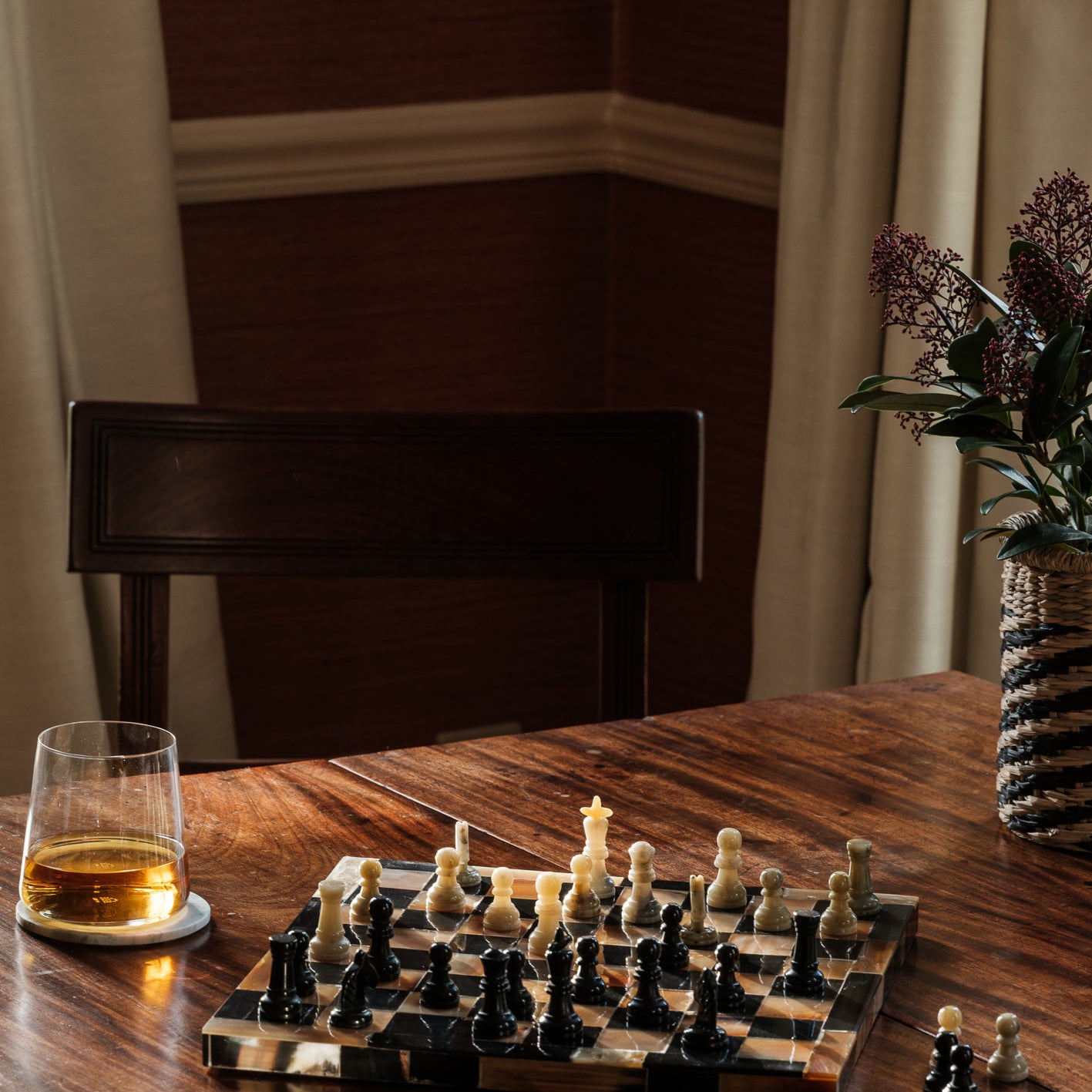Hand crafted horn, luxury chess set | Anboise