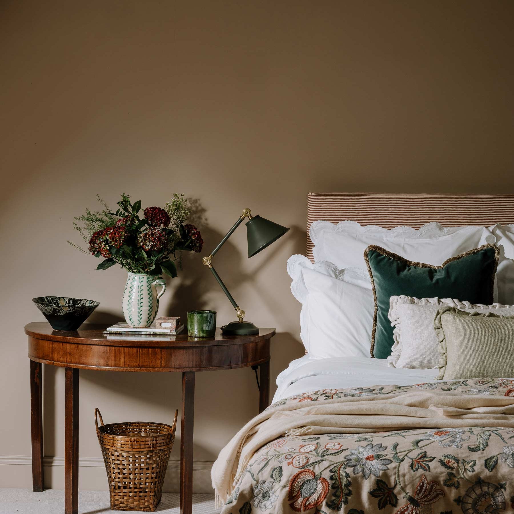 This luxury embroidered quilt is handmade in England - A stunning addition to any bedroom | Anboise