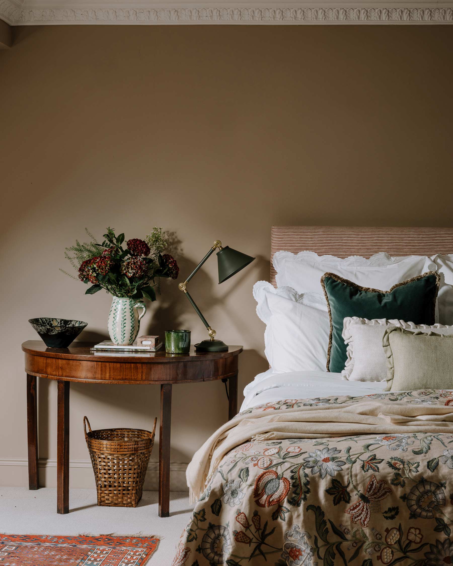 This luxury embroidered quilt is handmade in England - A stunning addition to any bedroom | Anboise