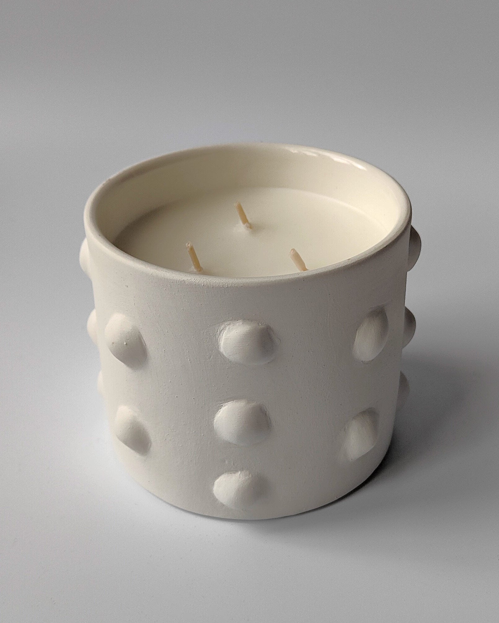 Handmade White Amber Scented Candle - Medium | Anboise