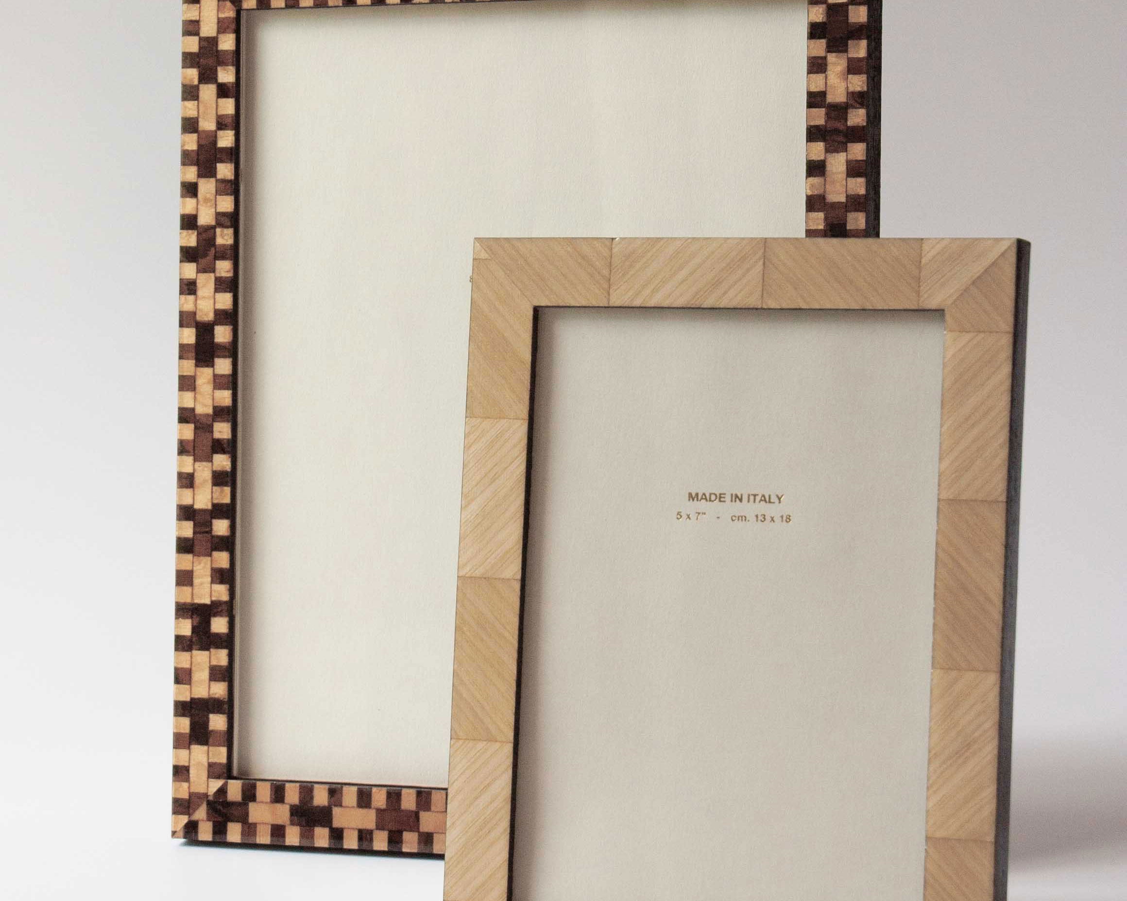 Luxury lacquered walnut marquetry photo frame handmade for Anboise in Italy | 8x10