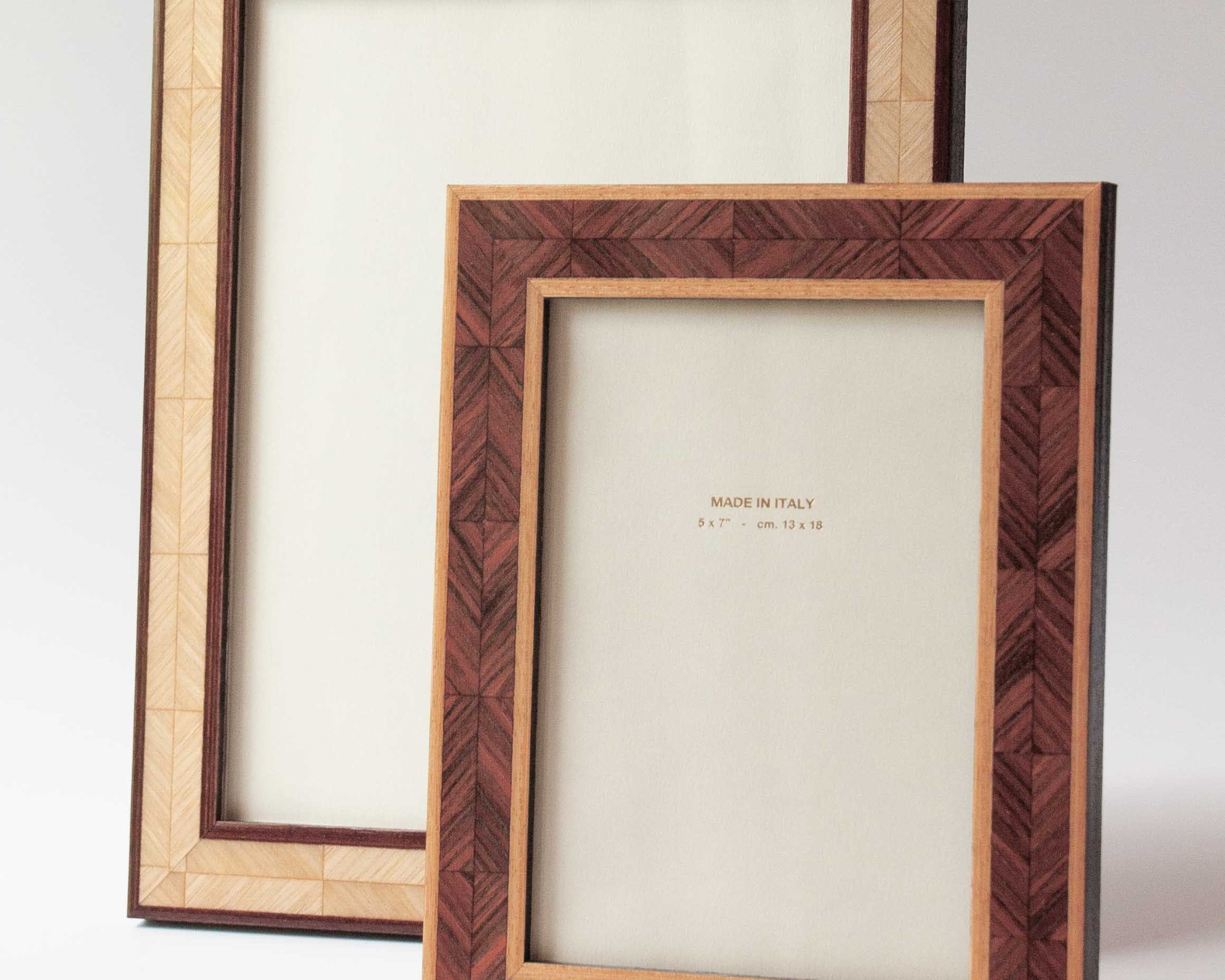 Lacquered walnut herringbone marquetry, this luxury photo frame is handmade for Anboise in Italy