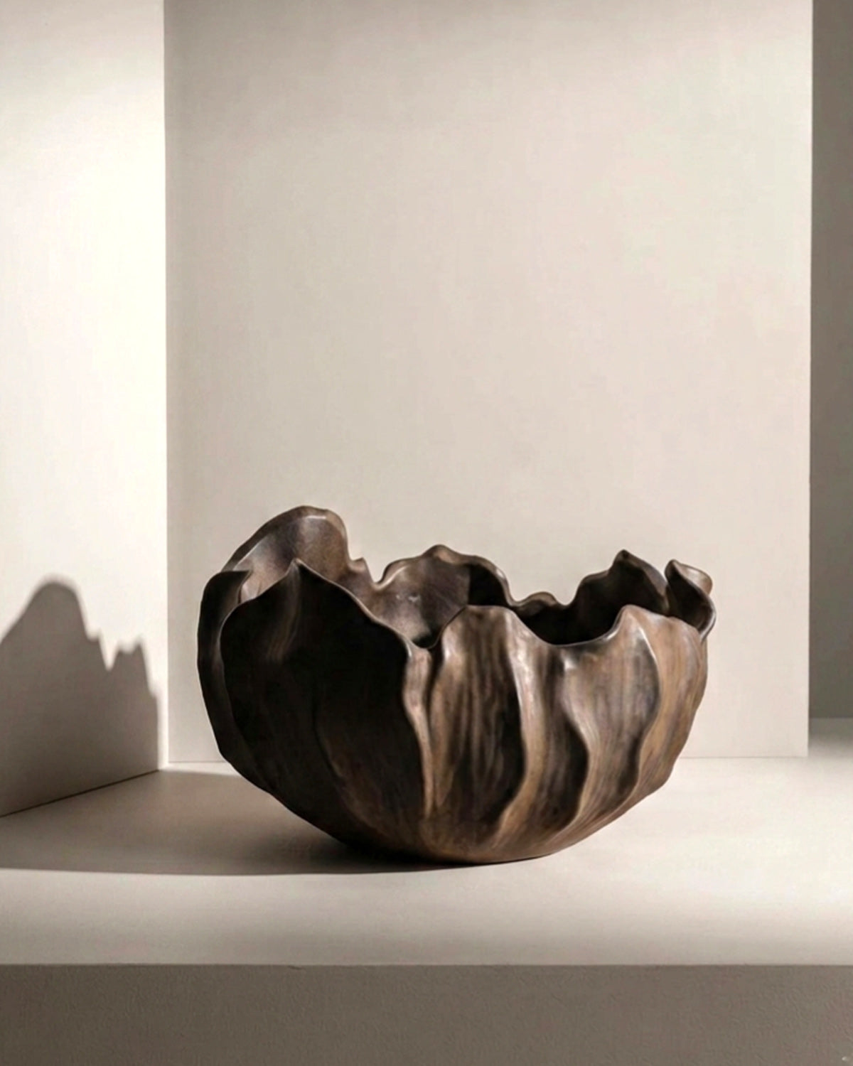 Colette porcelain decorative bowl with sculptural wavy form in rusty tones – Anboise