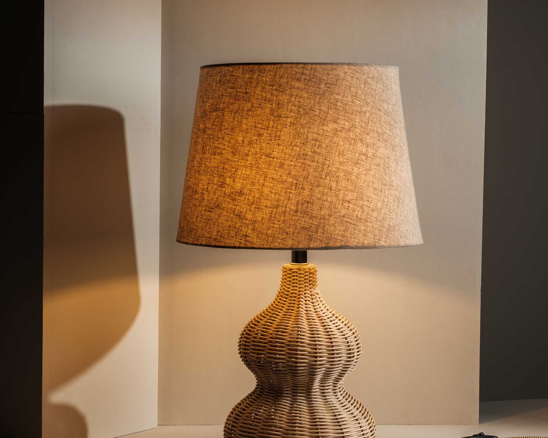 Danielle hand‑woven rattan table lamp with gourd base and linen shade – Anboise
