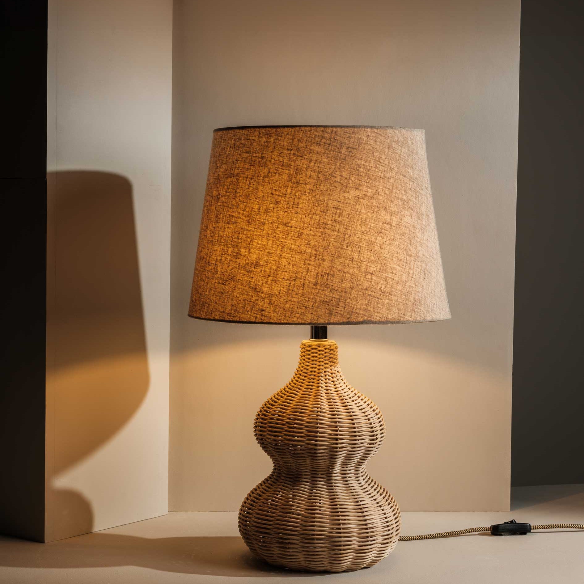 Danielle hand‑woven rattan table lamp with gourd base and linen shade – Anboise