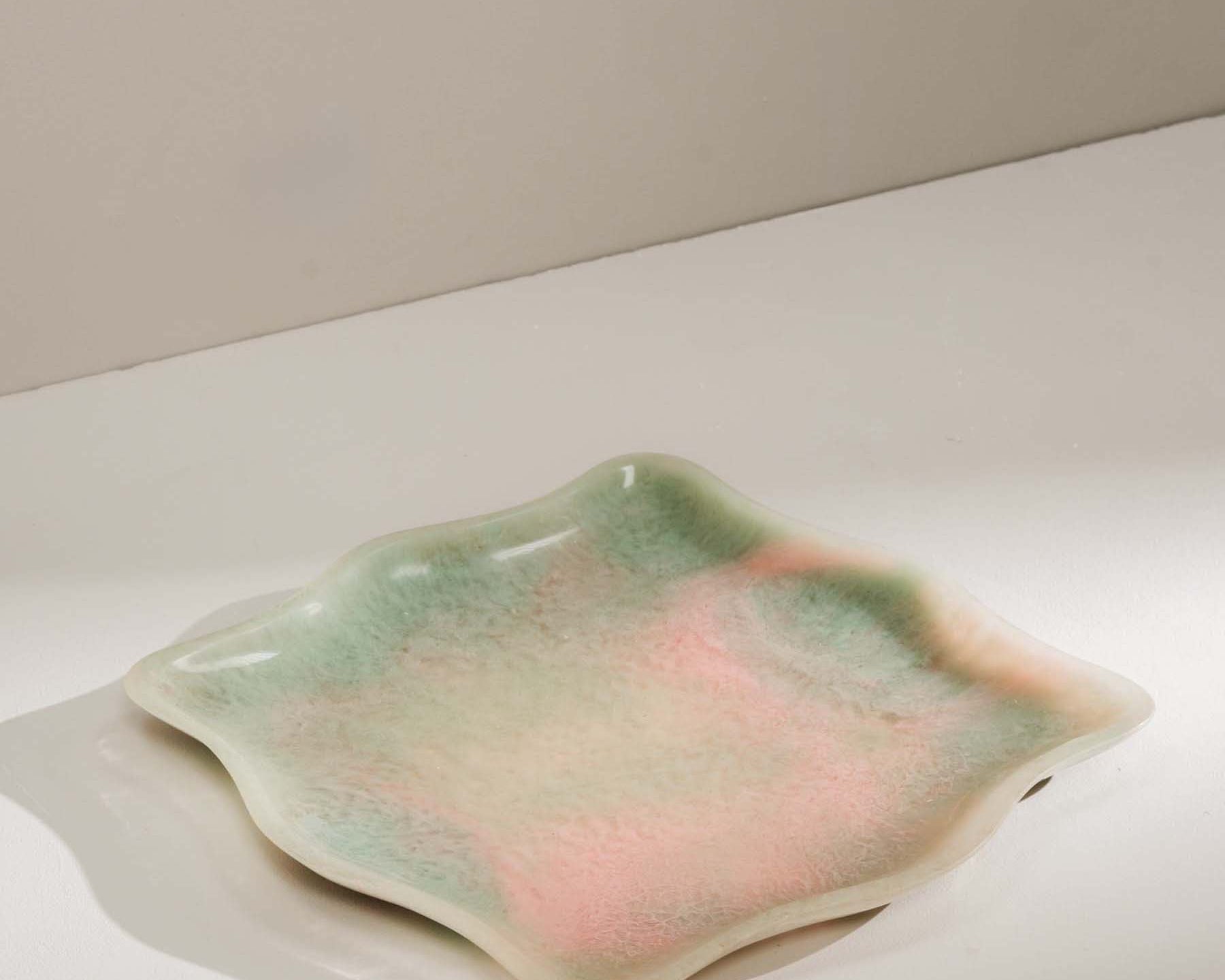 Erin green resin tray with delicate pink accents – Anboise