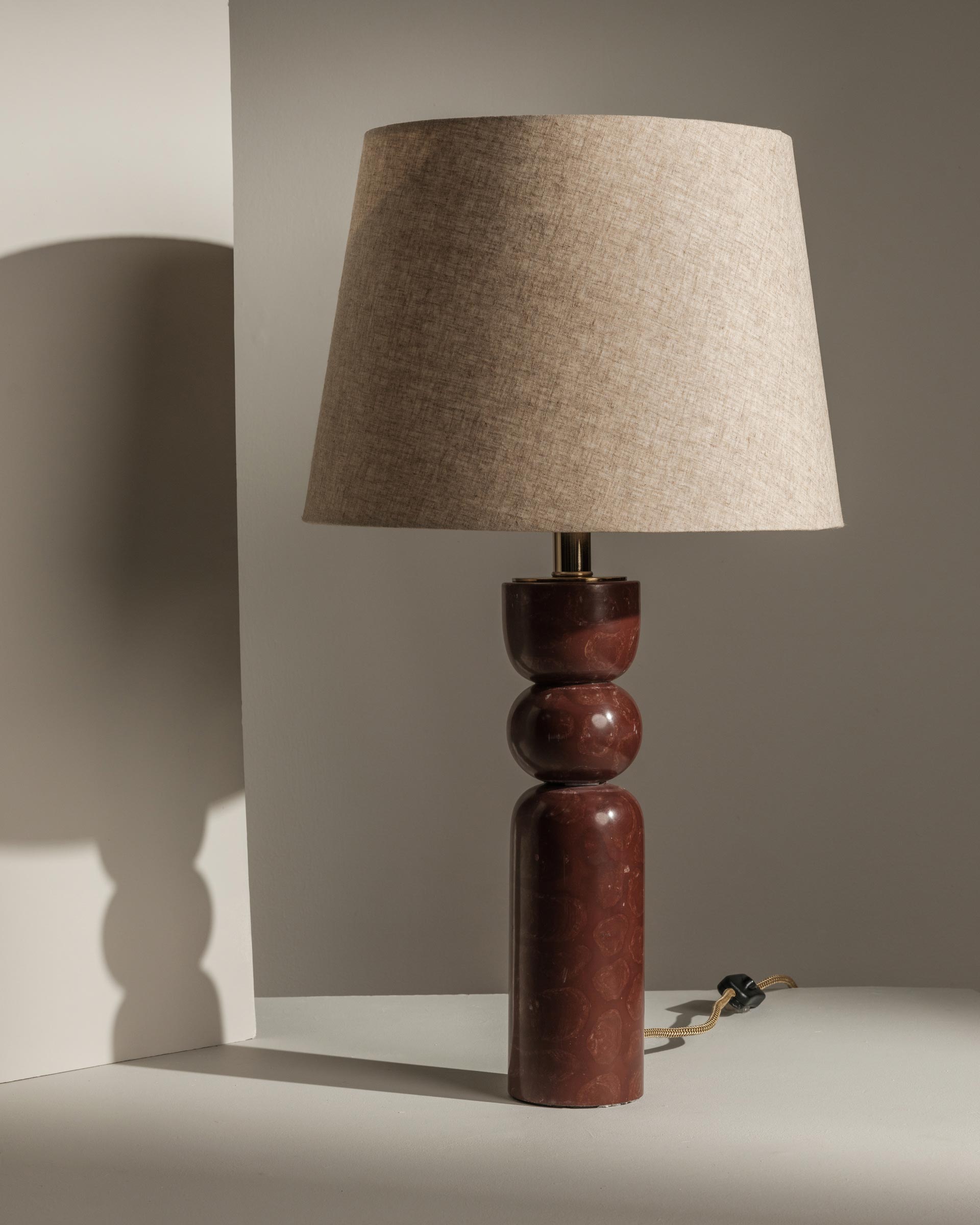 Esme sculptural marble table lamp with linen shade – Anboise
