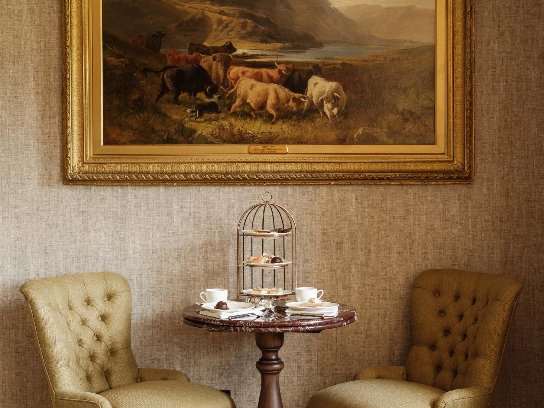 Maclaren handmade English armchair with classic silhouette – Anboise