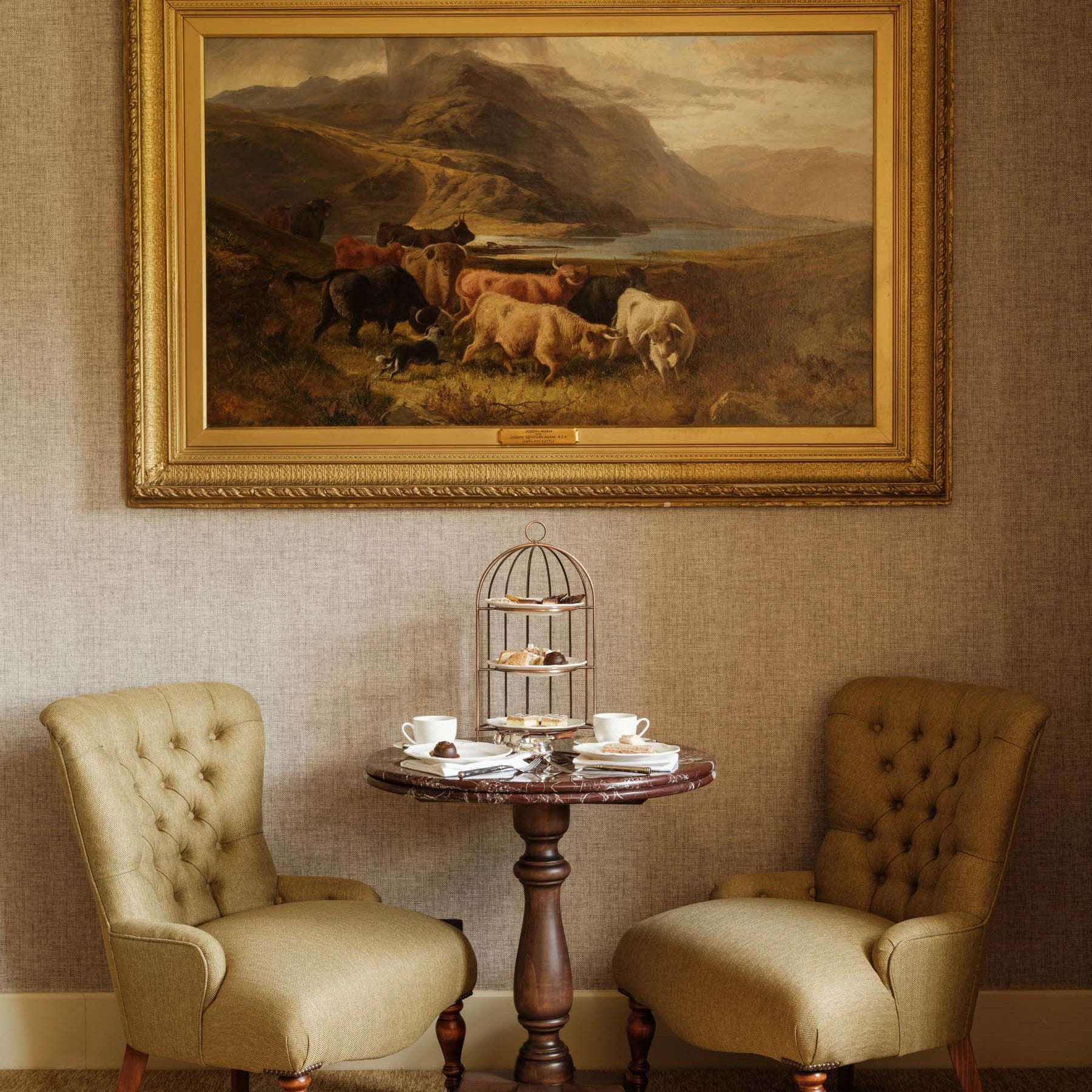 Maclaren handmade English armchair with classic silhouette – Anboise