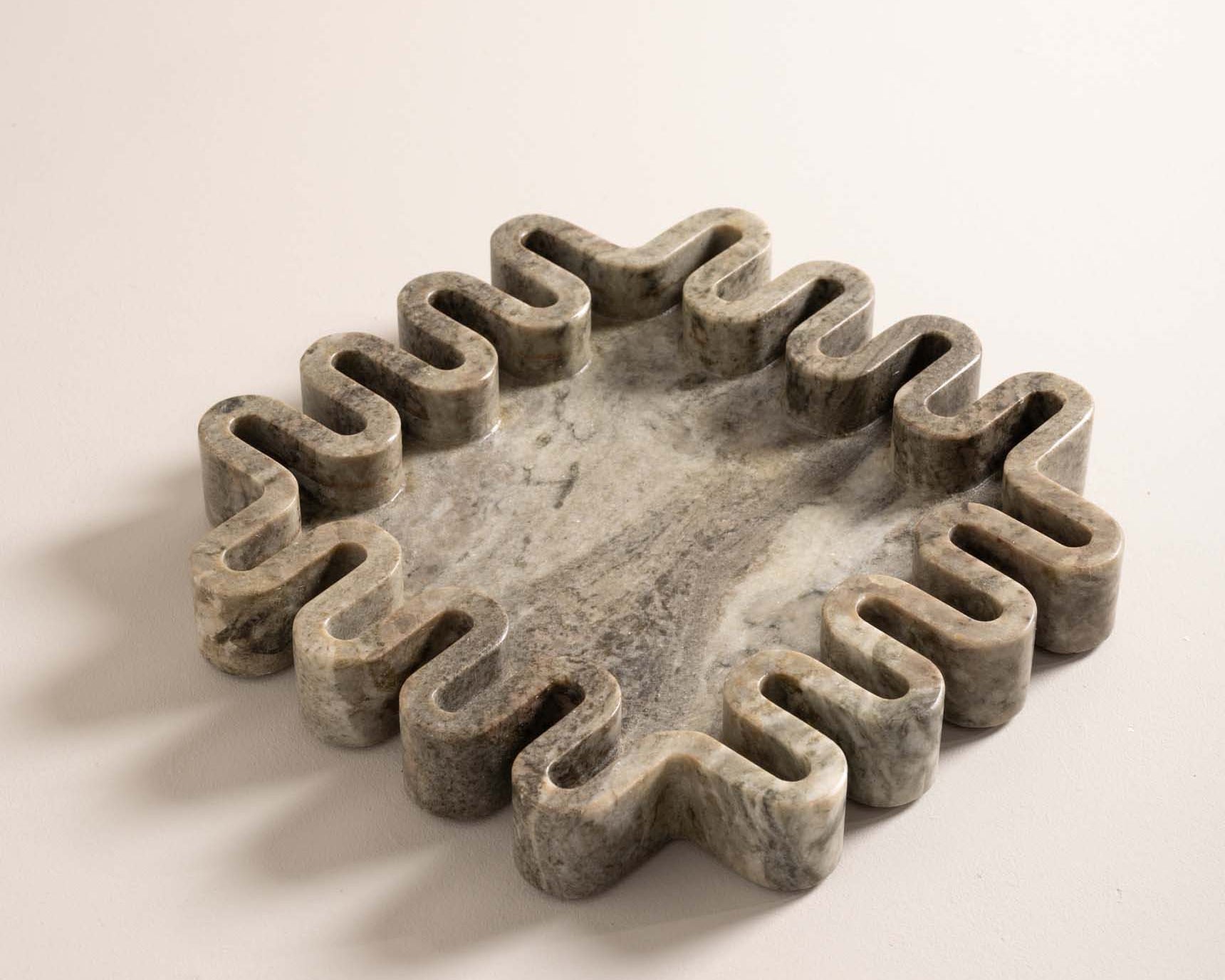 Macie sculptural centrepiece crafted from veined Toronto marble – Anboise