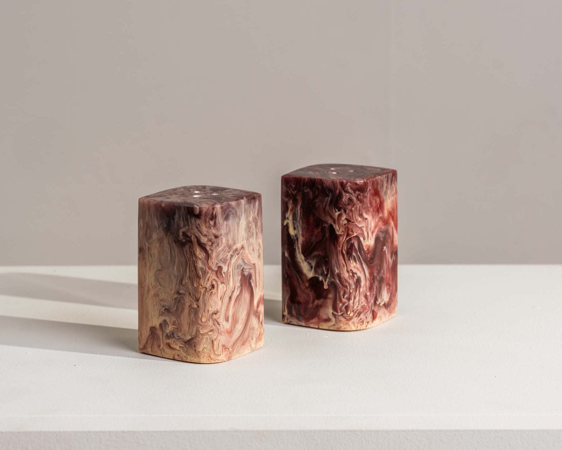 Elianna burgundy and blush resin salt and pepper cellars – Anboise