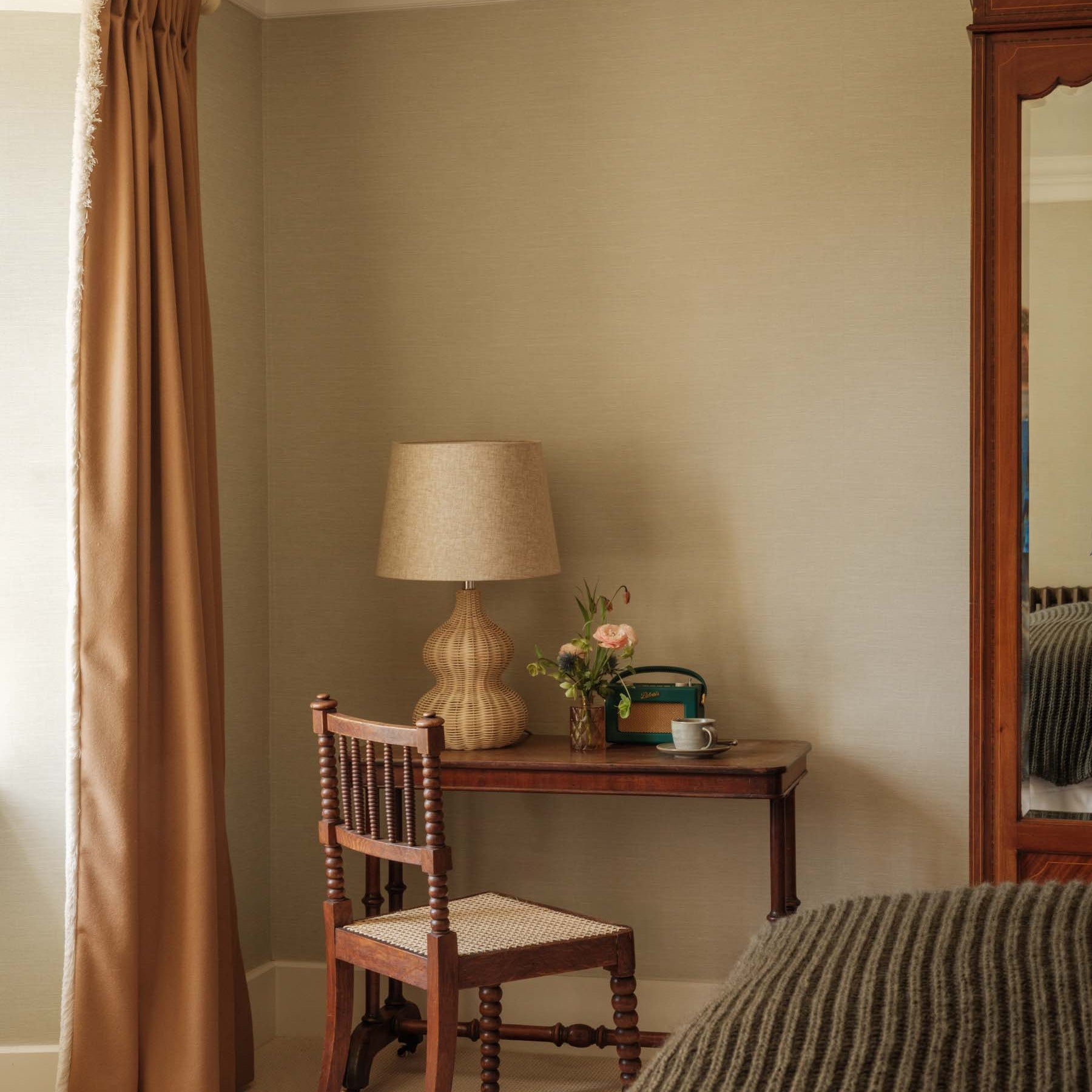 Anboise Rattan Lamp