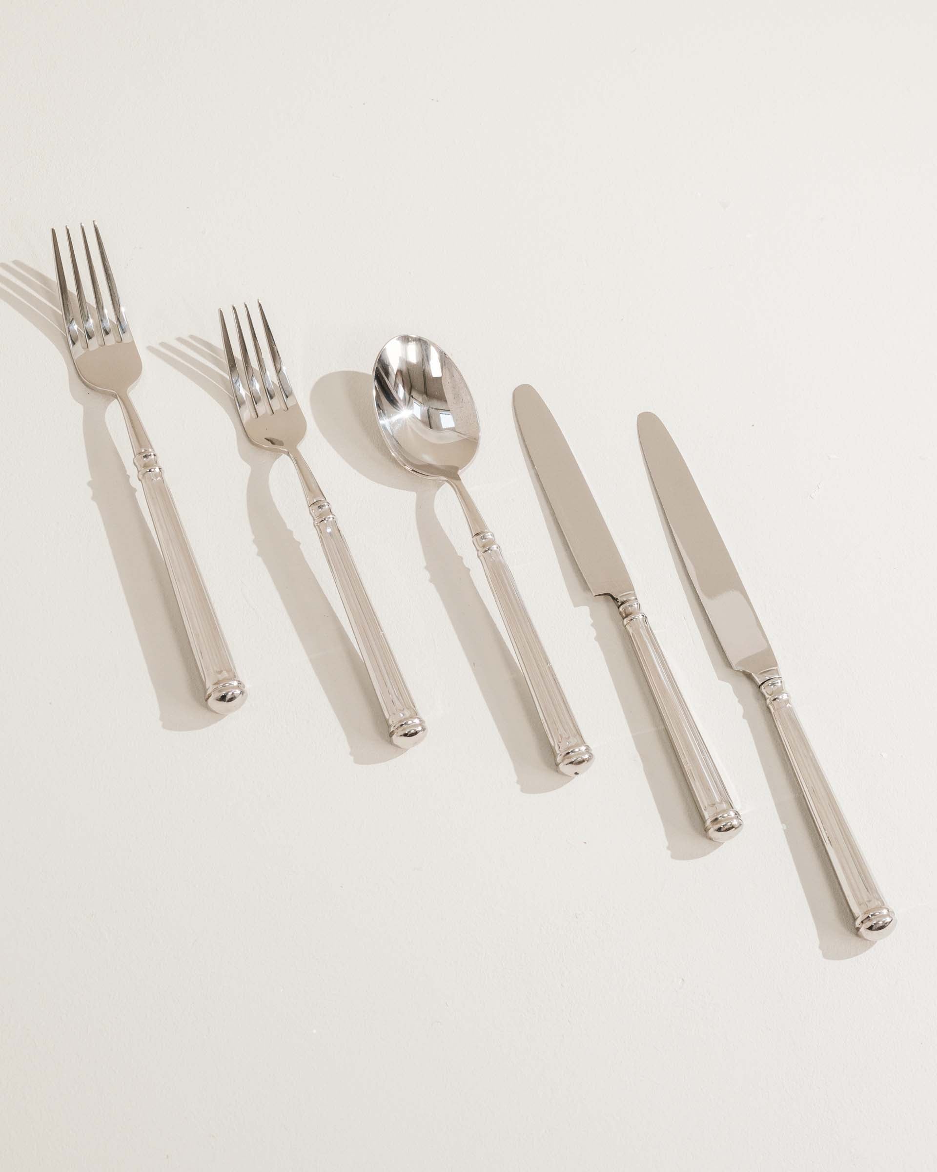 Handcrafted stainless steel cutlery with polished finish - Aboise