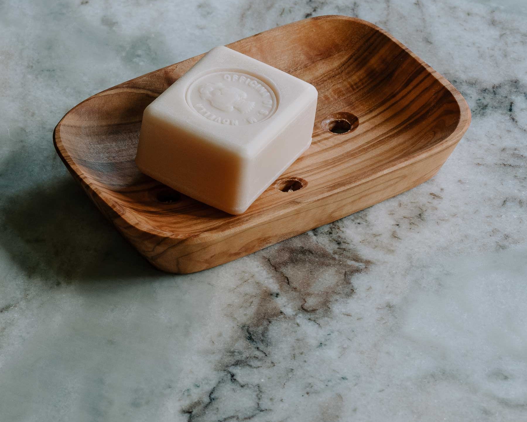 Makenna Marble Soap Dish | Anboise Accessories