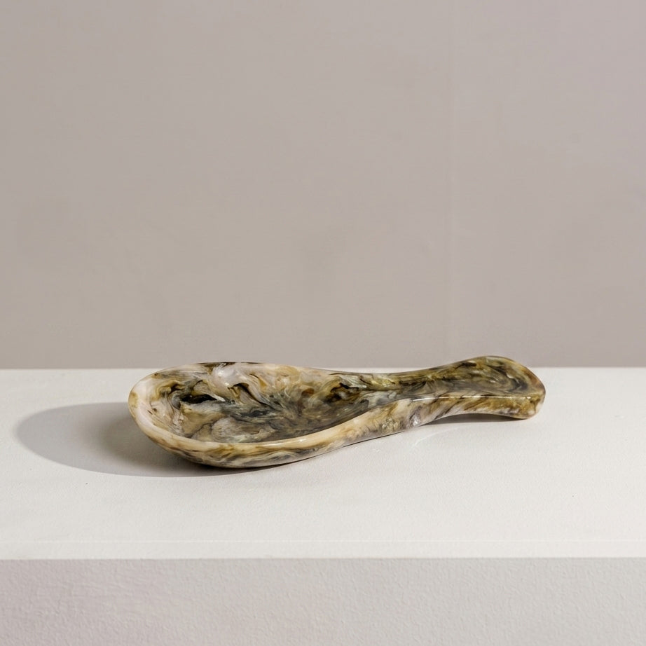 Anya Marbled Green Resin Spoon Rest with sculptural curved form – Anboise