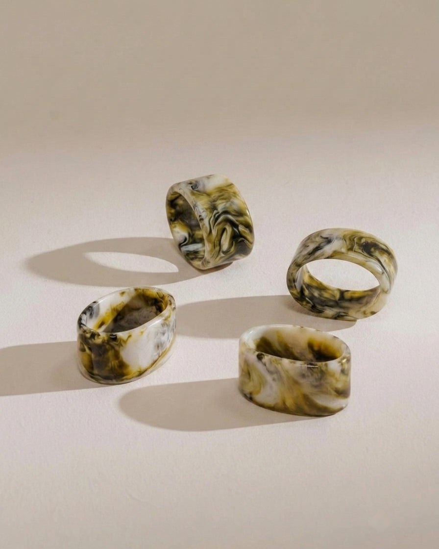 Anya Green Resin Napkin Rings – marbled finish – set of four – Anboise