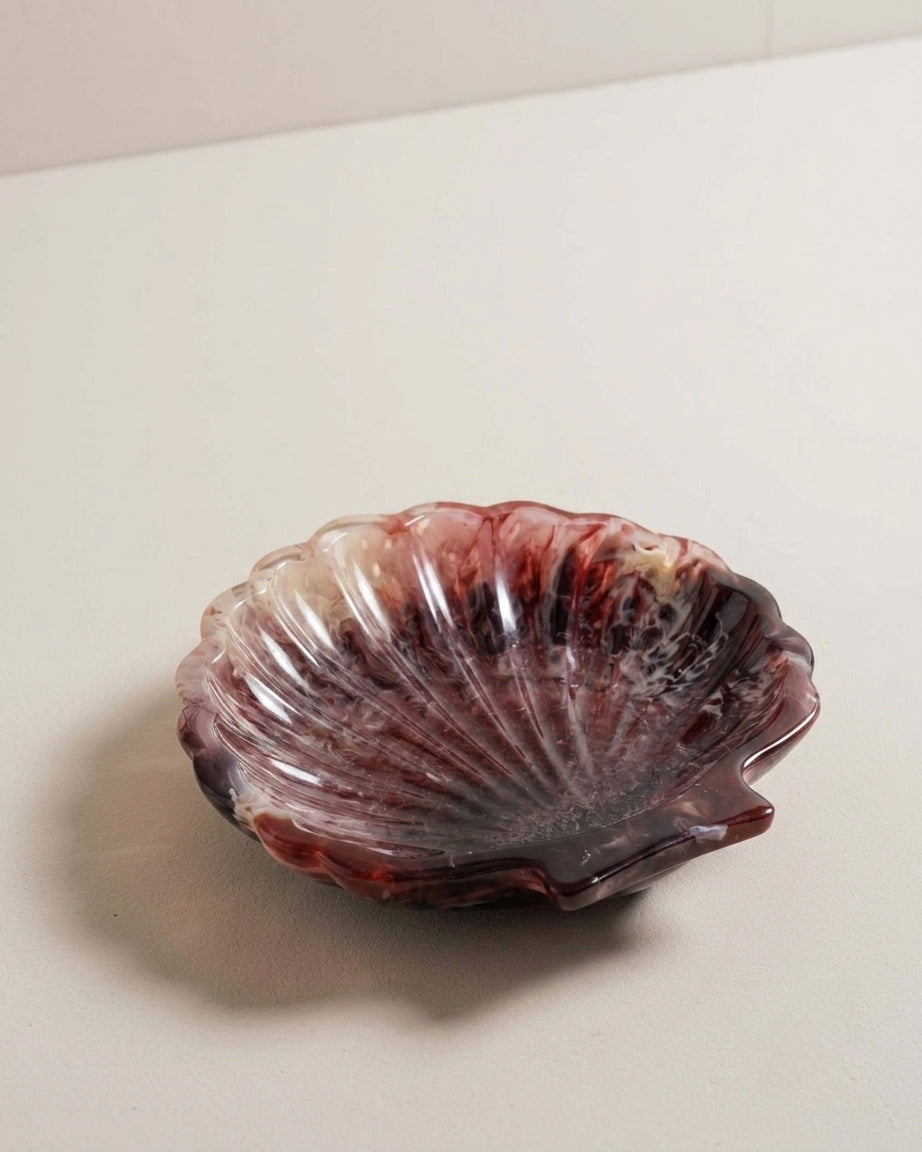 Mara Decorative Shell Dish in marbled resin with scallop form – Anboise