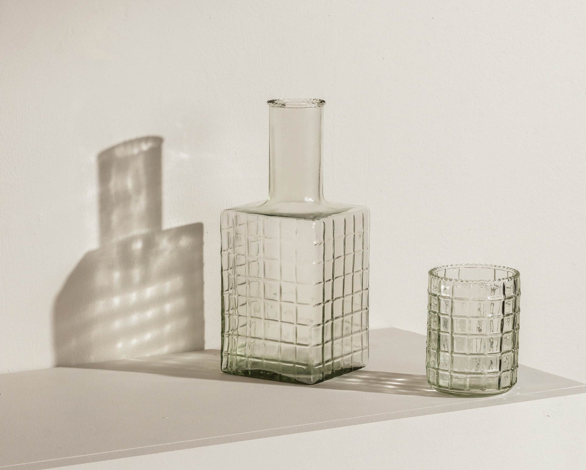 Palmer bedside carafe and glass set with delicate detailing – Anboise