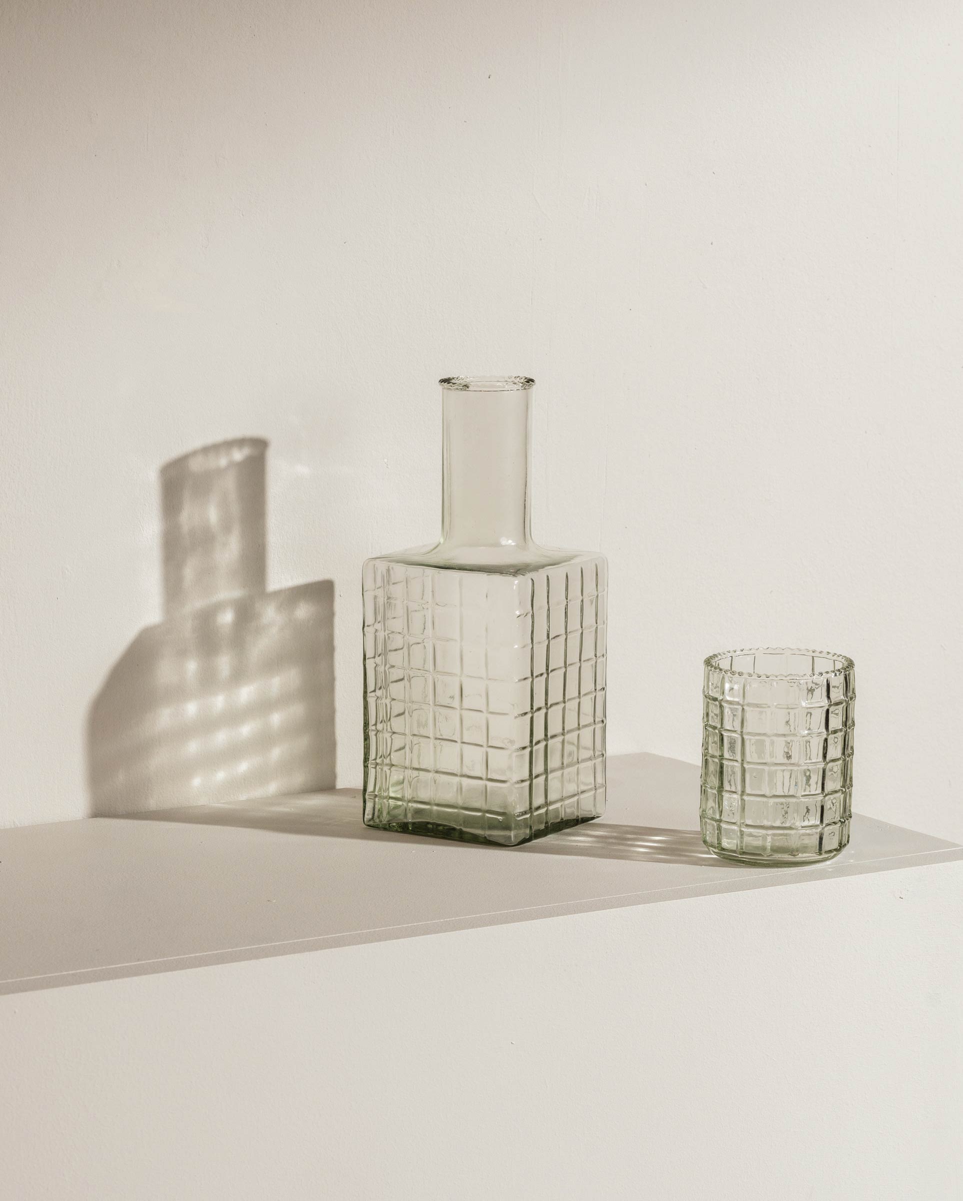 Palmer bedside carafe and glass set with delicate detailing – Anboise