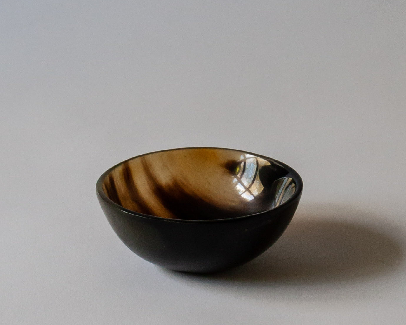 Luxury Sawyer horn decorative bowl, ideal for snacks | Anboise 