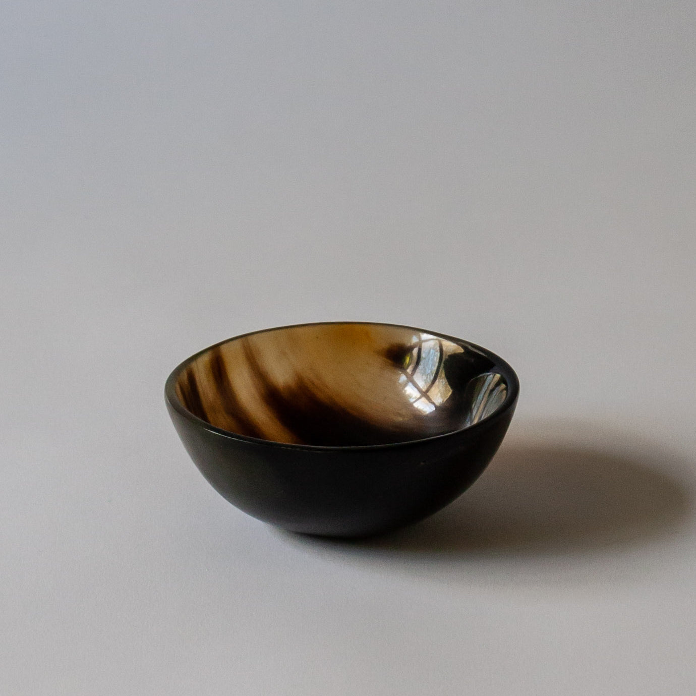 Luxury Sawyer horn decorative bowl, ideal for snacks | Anboise 