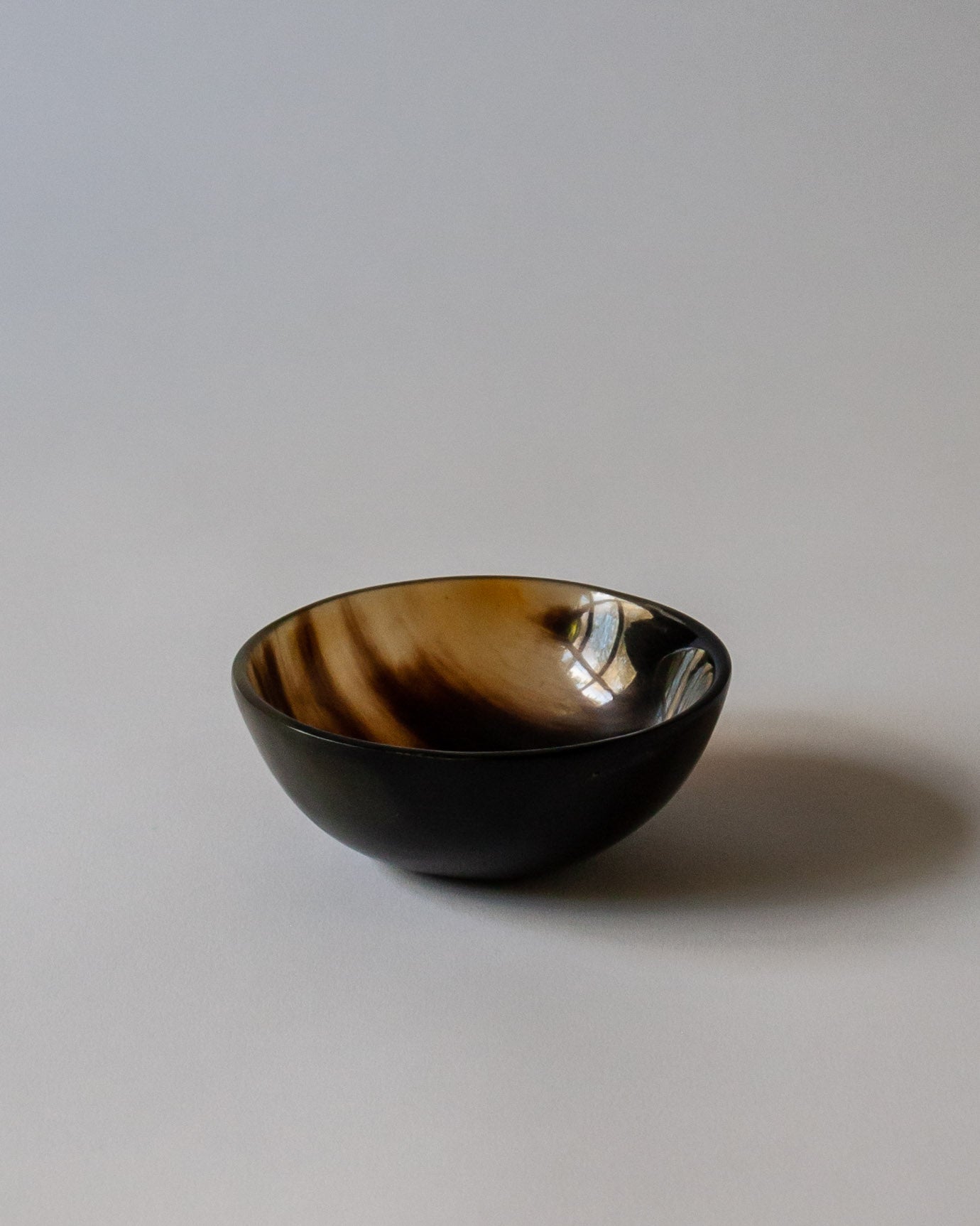 Luxury Sawyer horn decorative bowl, ideal for snacks | Anboise 
