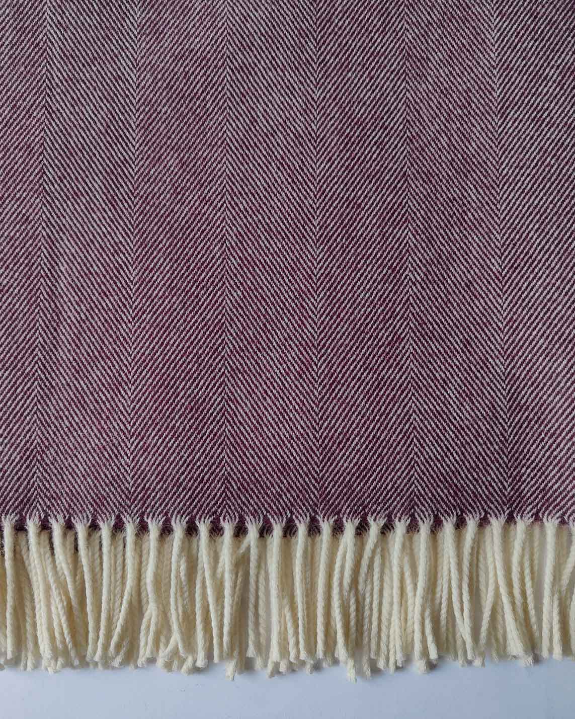 Close‑up of aubergine Merino weave and soft texture | Anboise