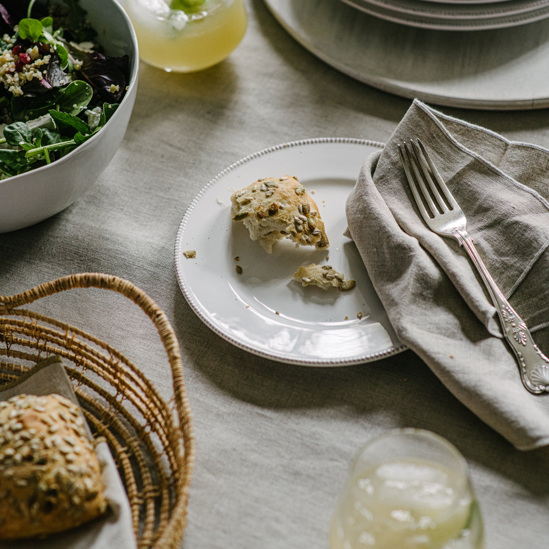 With their subtle embroidered edge, the luxury Georgia linen napkin | Anboise Tableware