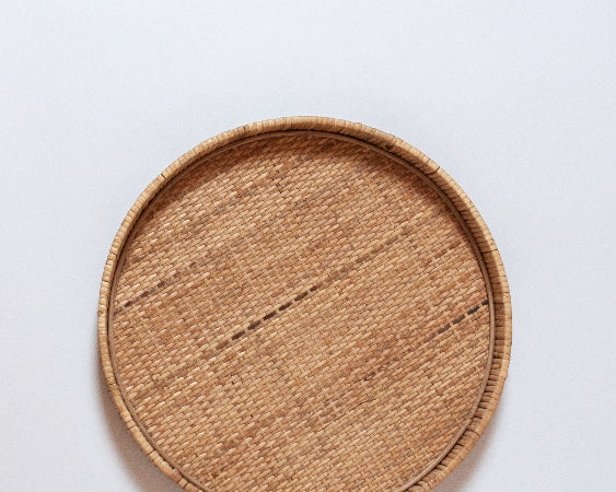Close‑up of woven rattan tray texture and braided edge - Anboise
