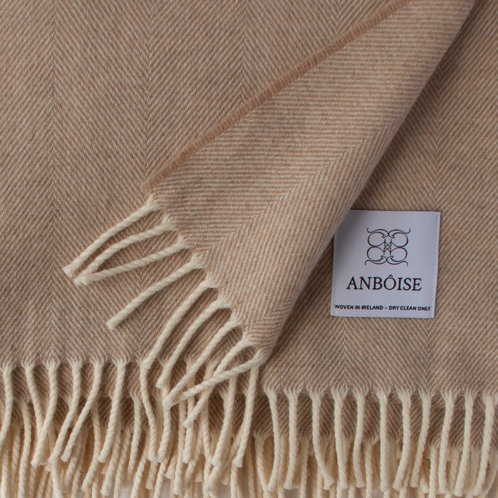 Extra‑large Merino throw with fringe detailing - Anboise