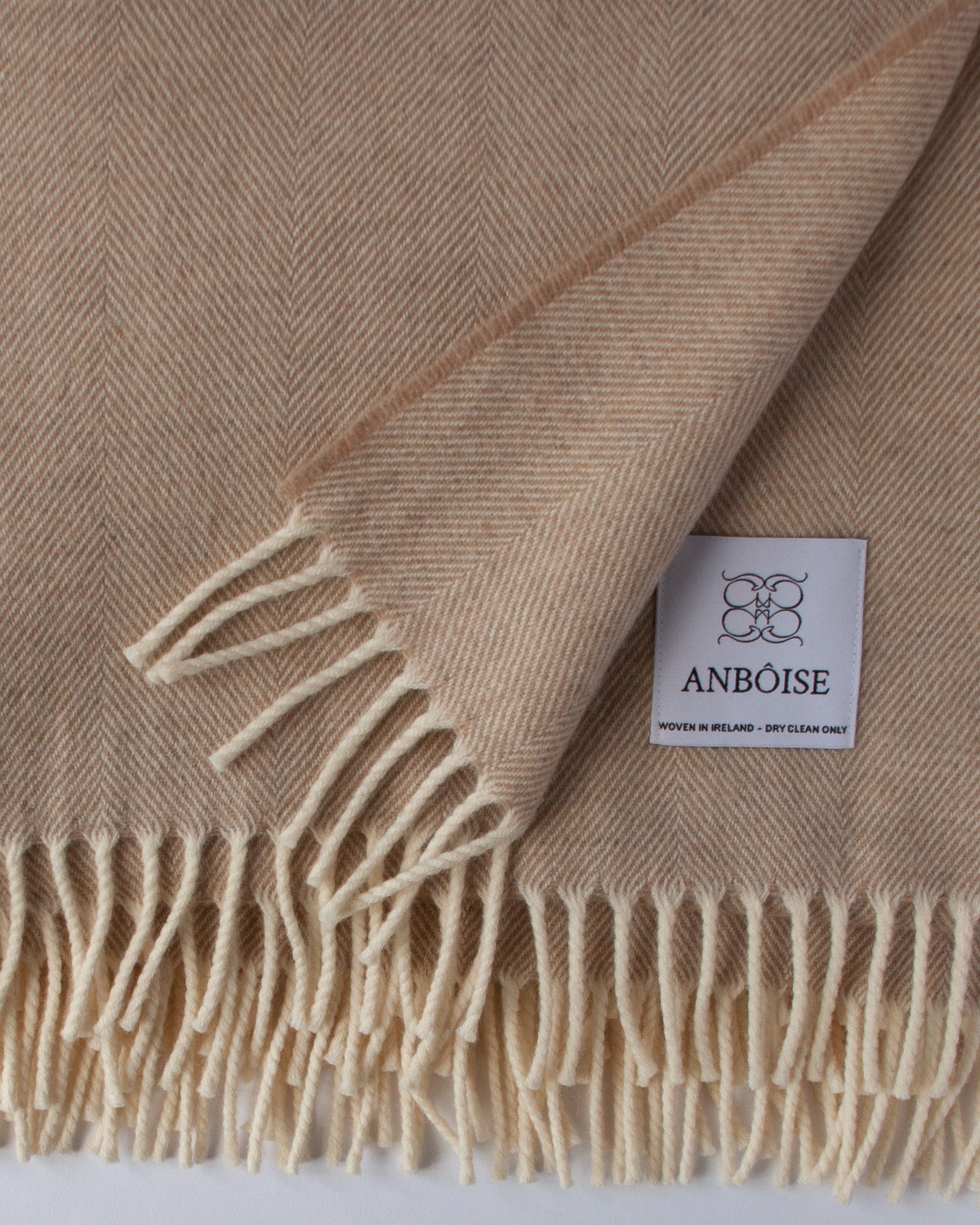 Extra‑large Merino throw with fringe detailing - Anboise