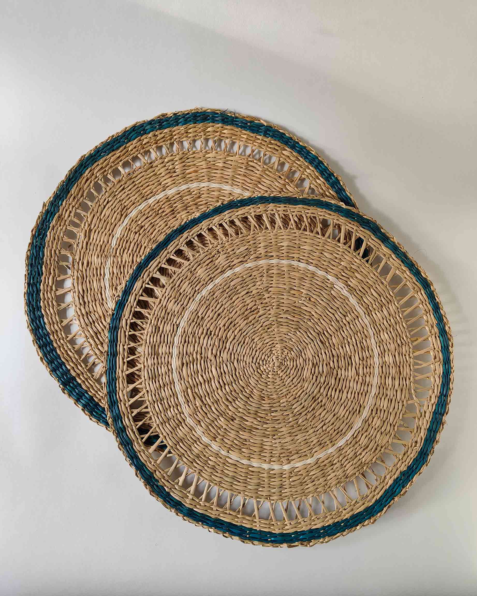 Lia Handwoven Seagrass Placemat Set & Basket- Set of 6