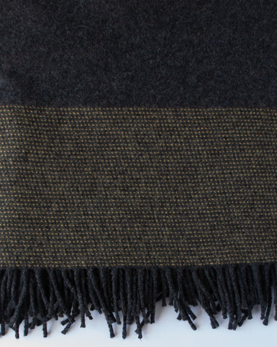 Cashmere–Merino throw with fringe detailing - Anboise